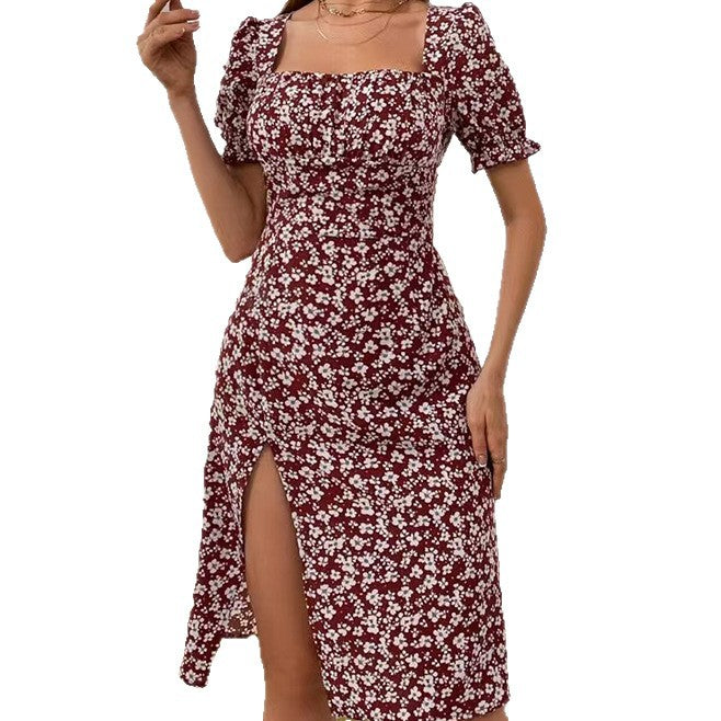 Robe Florale Élégante à Fente Latérale et Décolleté Carré