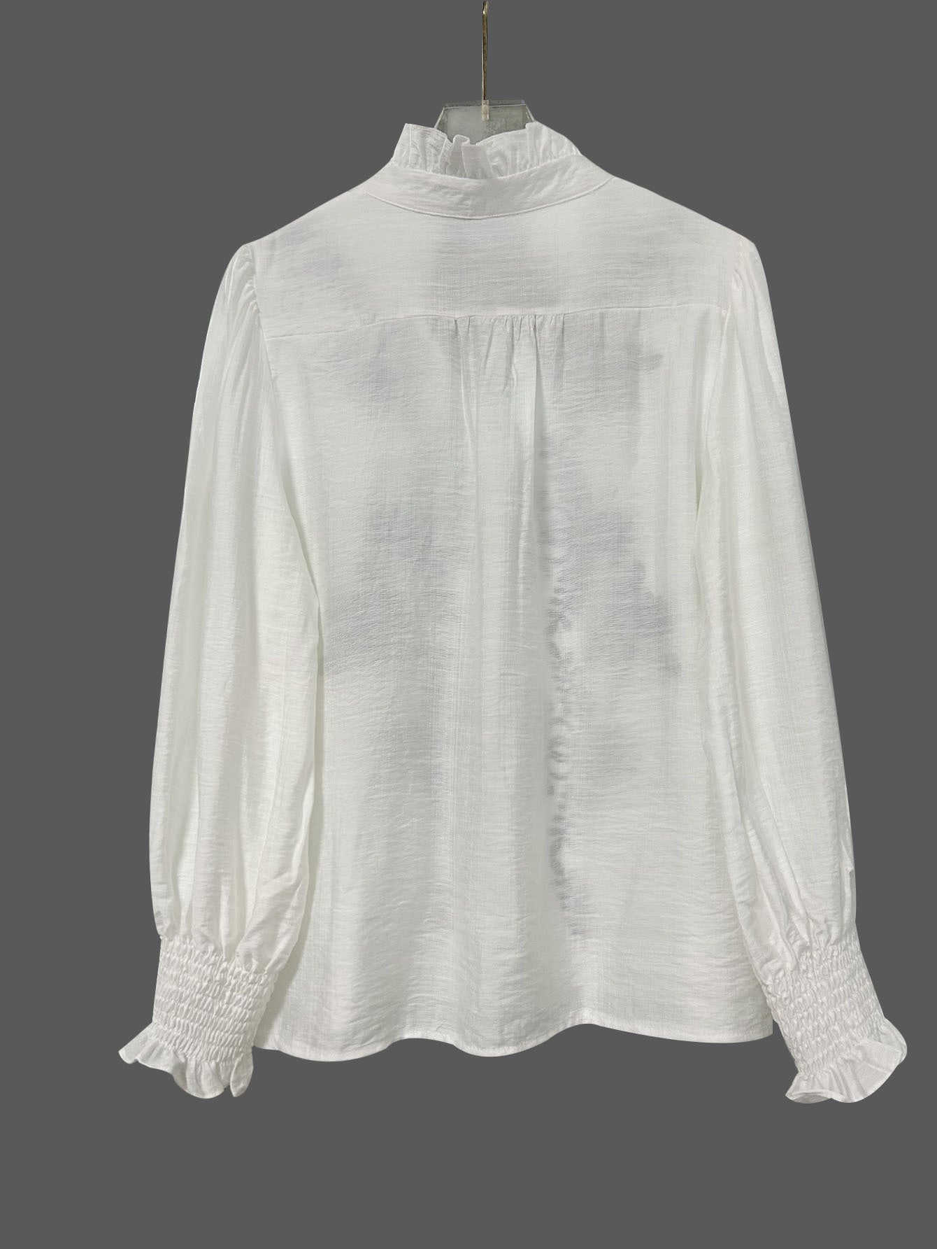 Chemise femme à col en V et broderie florale