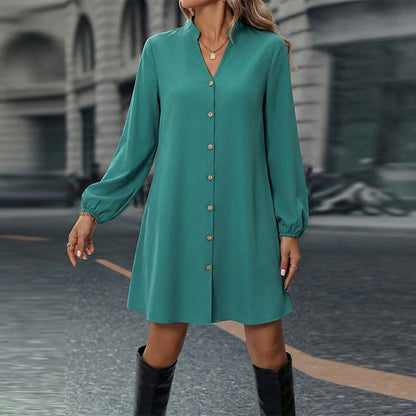 Robe Chemise Courte Verte Élégante à Manches Longues et Boutonnage Frontal Moderne