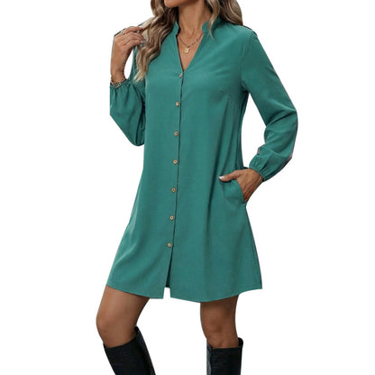 Robe Chemise Courte Verte Élégante à Manches Longues et Boutonnage Frontal Moderne